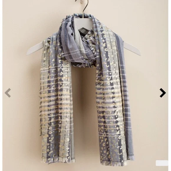 Chico’s oblong foil animal print scarf - Picture 2 of 5